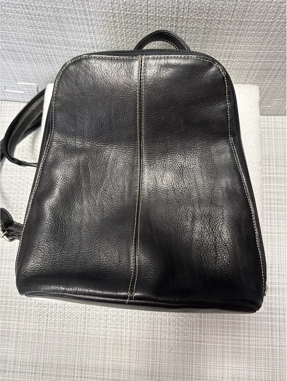Le Donne Black Leather Backpack – Genuine Leather Multi-Pocket Bag